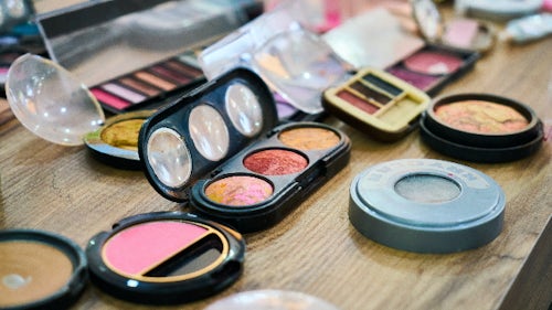 Zavádějte kosmetické inovace pomocí návrhu formulovaných výrobků
